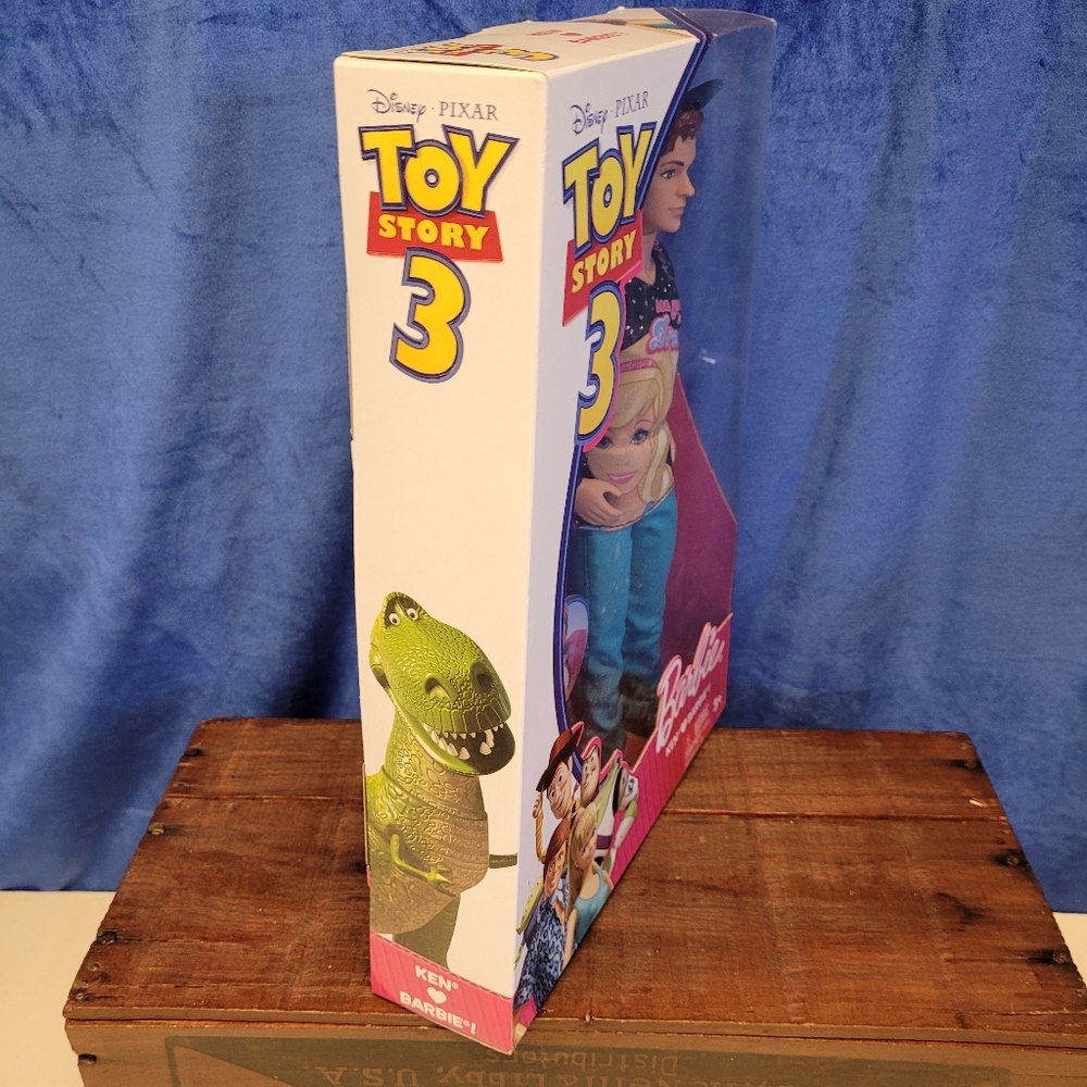 2009 Disney Pixar Toy Story 3 Ken ♡ Barbie Doll - Picture 3 of 8